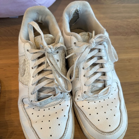 Nike Air Force shoes, woman’s size 8.5 - Picture 3 of 4